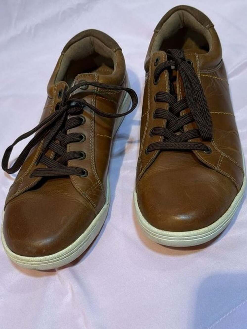 Dockers Brown Leather Casual Lace Up Sneakers
Size 9.5